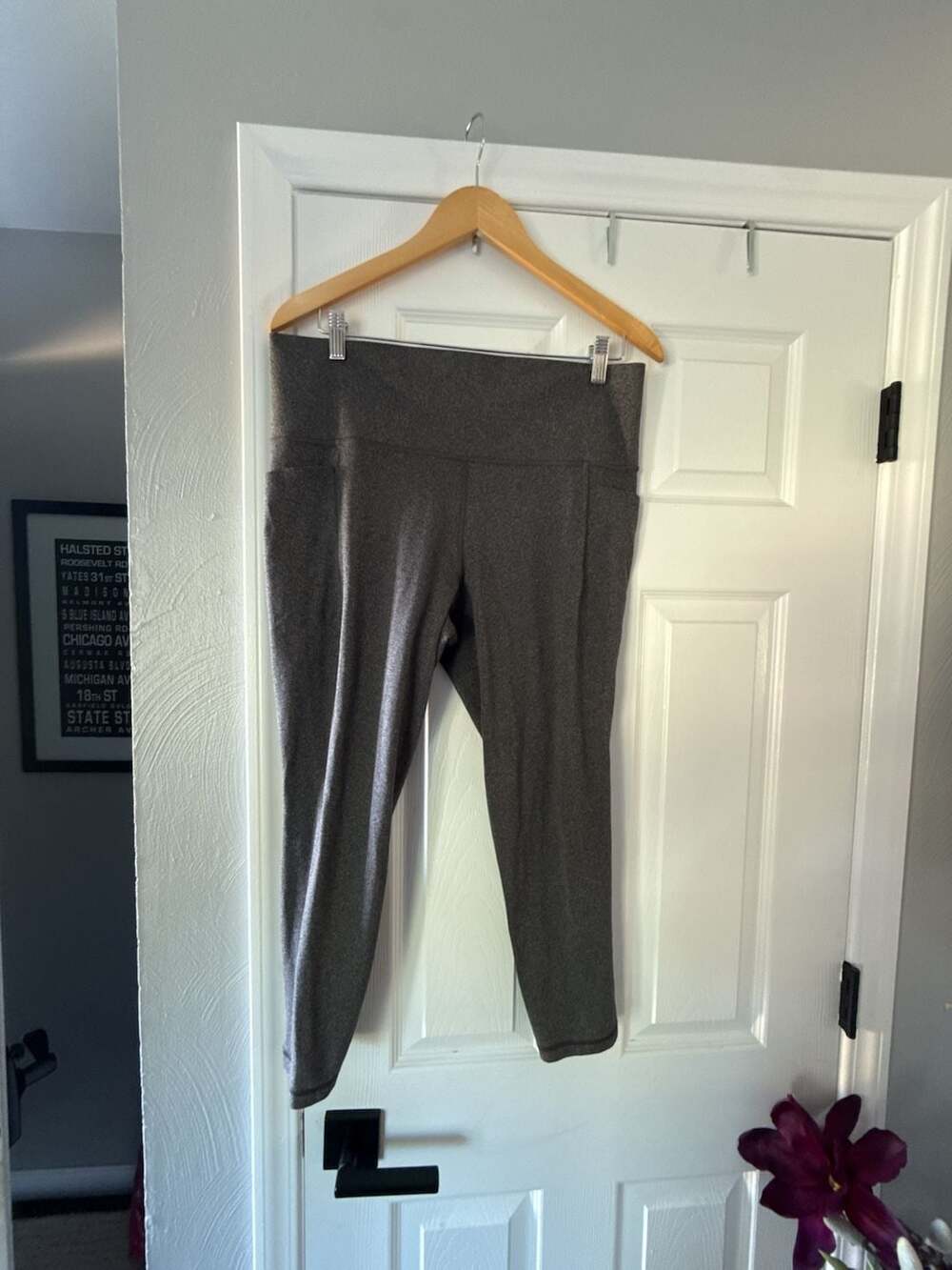 Athleta Salutation 7/8 Tight Size XL Gray